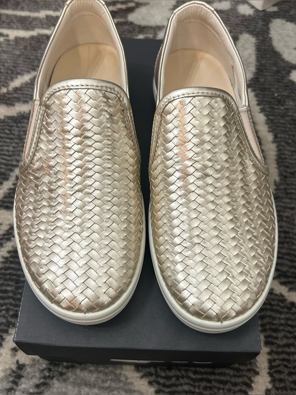 Ecco Pure White Gold Slip-On Woven Metallic Women’s Sneaker Size 7